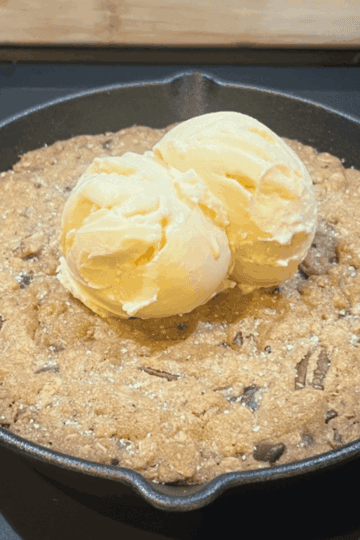 Easy Skillet Cookie by Backyard Texas Grill