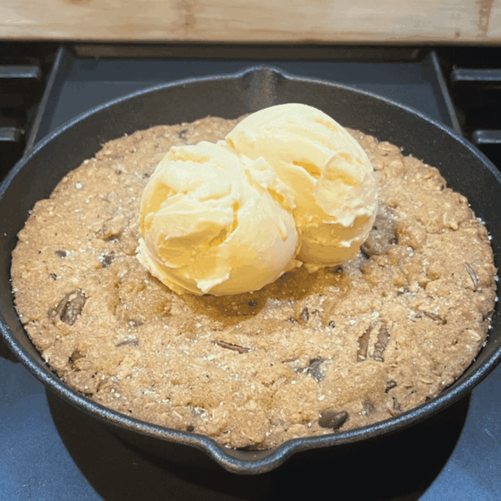 Easy Skillet Cookie by Backyard Texas Grill