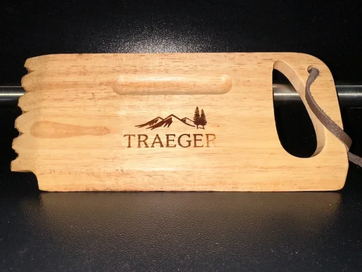 traeger wooden grill grate scrape