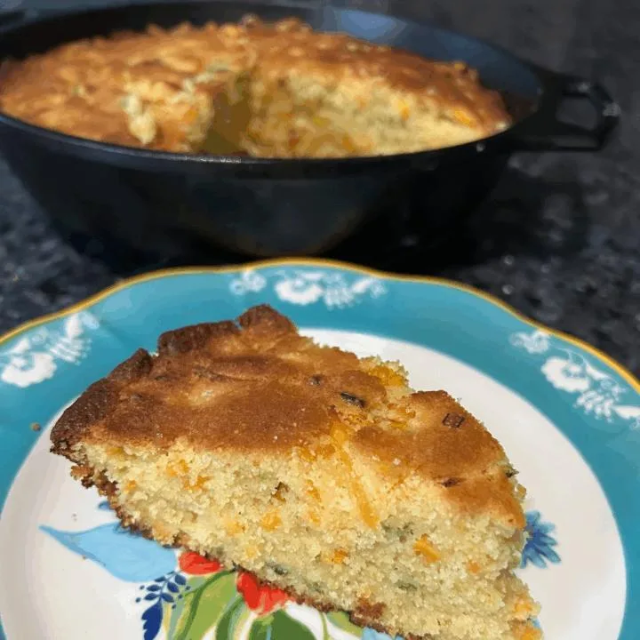 Jalapeno Cheddar Skillet Cornbread