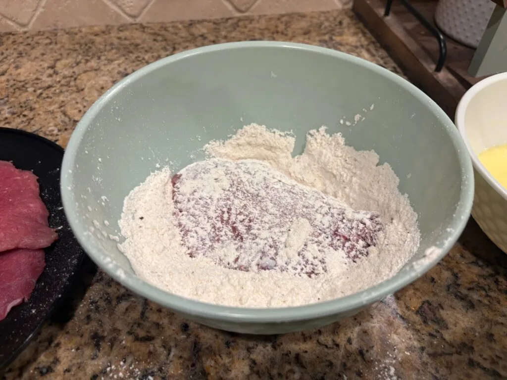 beef cutlet in flour