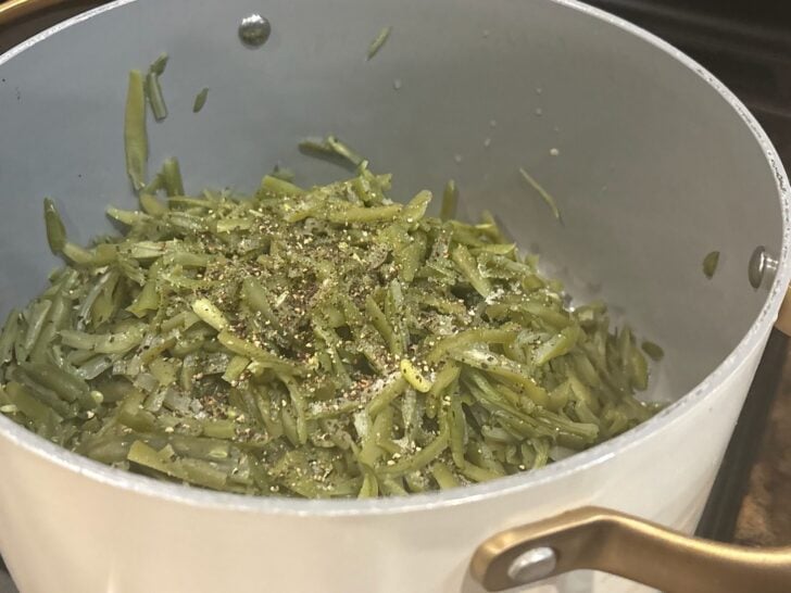 Grean beans in pot