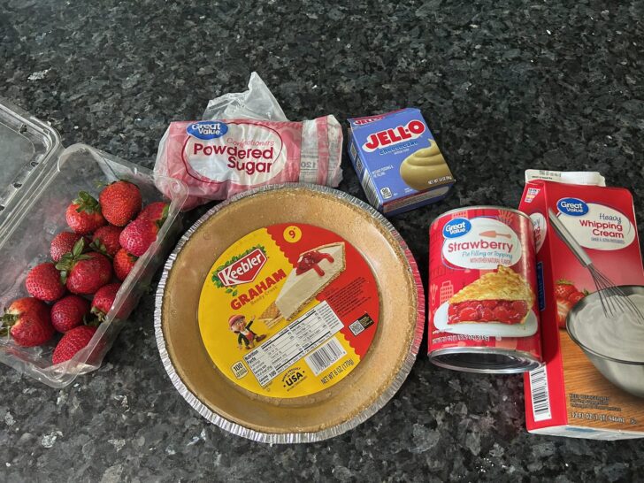 Easy No-Bake Strawberry Pie ingredients