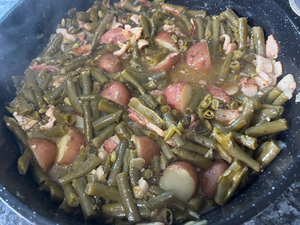 green beans in pan with red potatoes