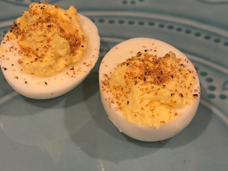 deviled eggs with seasoning