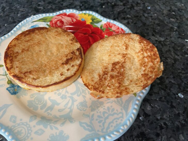 toasted hamburger buns