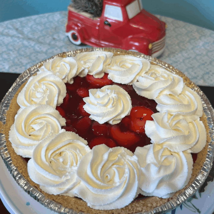 Easy No-Bake Strawberry Pie