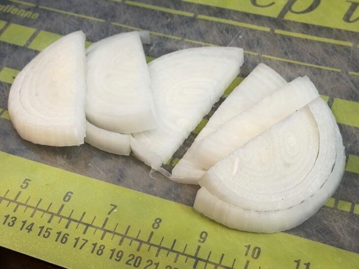 sliced onion