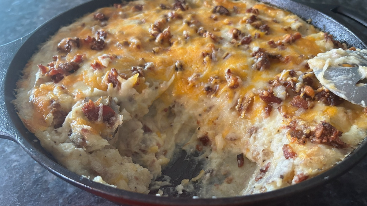 Easy Loaded Mashed Potatoes with Bacon and Cheese