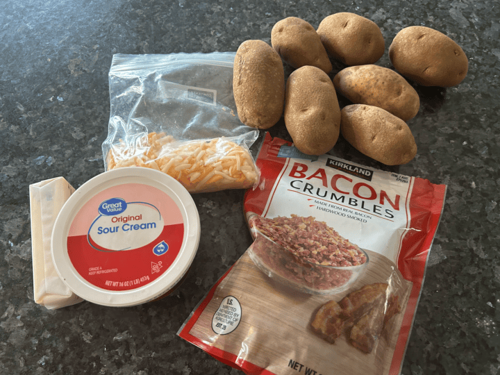 Easy Loaded Mashed Potatoes with Bacon and Cheese ingredients