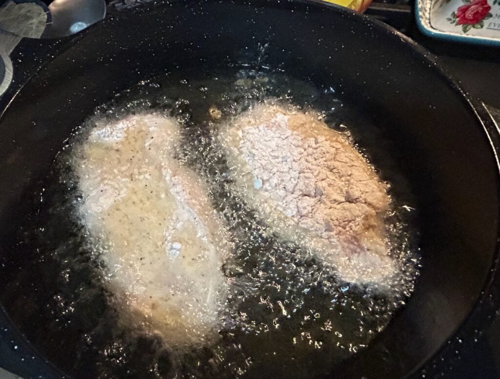 chicken fried chicken in pan