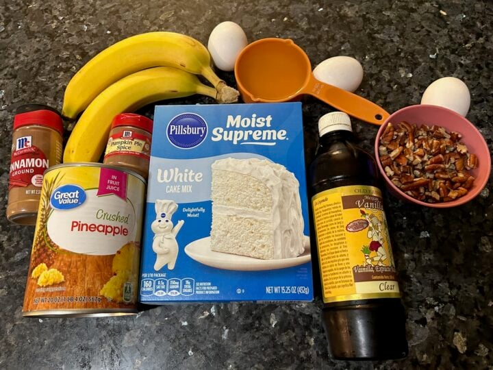 Easy Hummingbird Cake ingredients