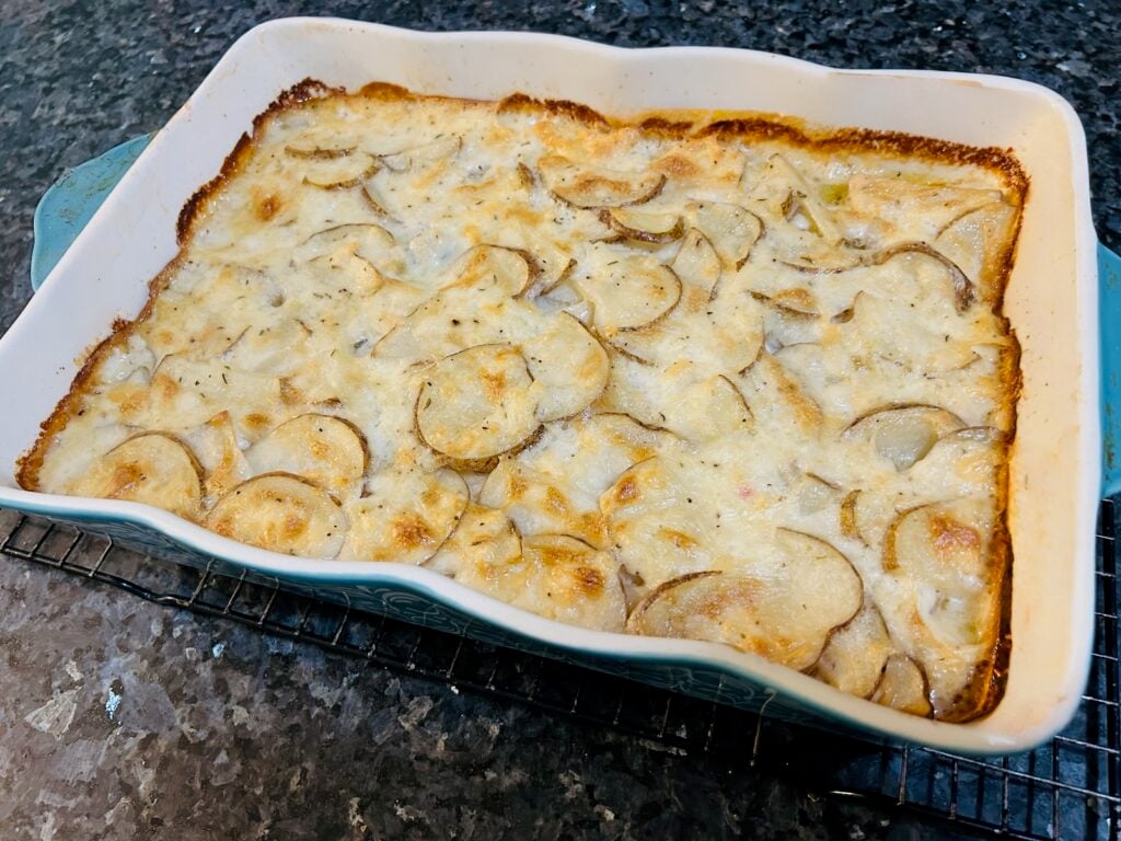 Old-Fashioned Creamy Scalloped Potatoes baked