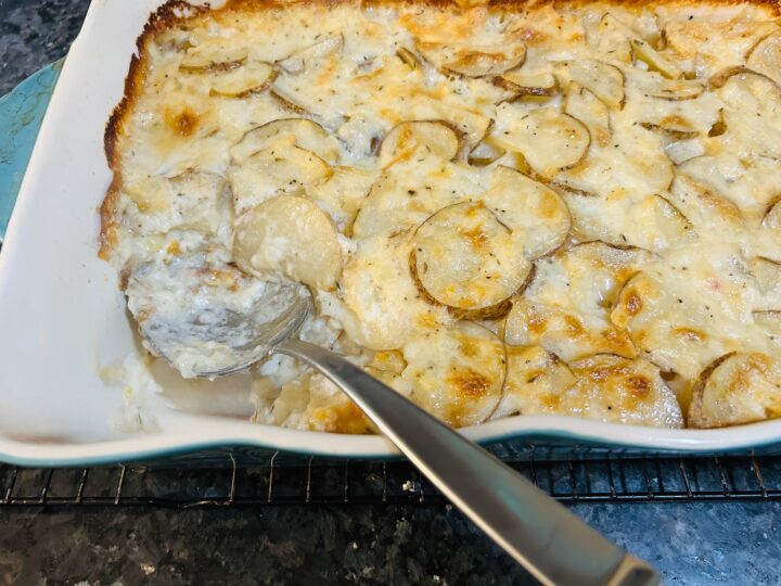 Old-Fashioned Creamy Scalloped Potatoes