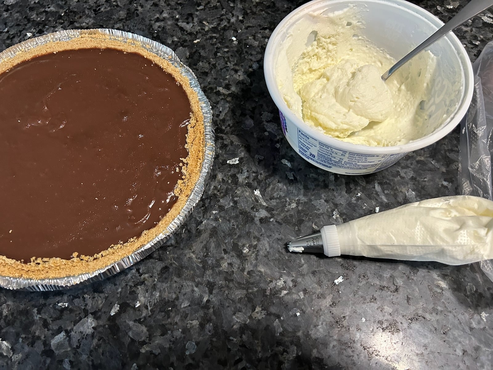 decorating the chocolate pie
