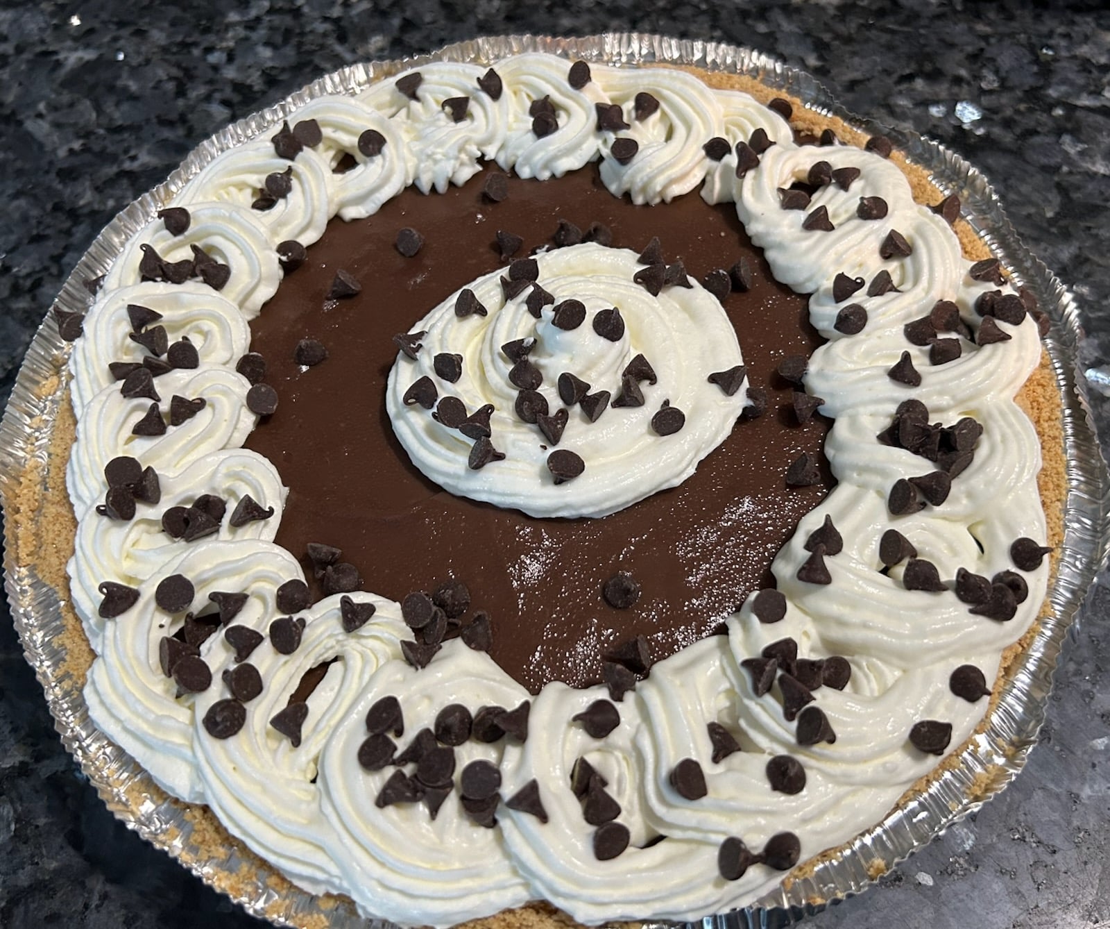 decorating the chocolate pie